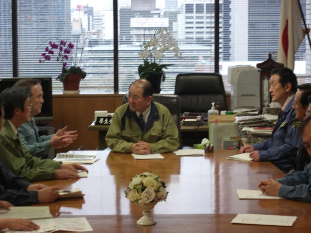 Set up and accompanied Ibaraki Governor Masaru Hashimoto's meeting with Minister of Health, Labour and Welfare Hosokawa and Minister of Agriculture, Forestry and Fisheries Kano to present requests