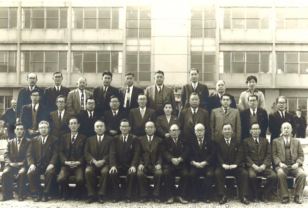 1956 Completion of Hitachi City Hall (Kozo Fujita is the second from the left in the front row)
