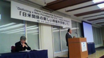 イノウエ上院議員　日立川村会長の講演会出席