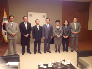 未来を考える戦後補償議員連盟として李駐日韓国大使を表敬