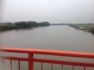 台風一過の大雨後の那珂川と新盆回り