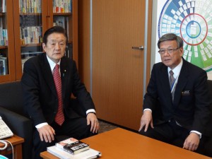 沖縄県の翁長知事がお礼に来訪