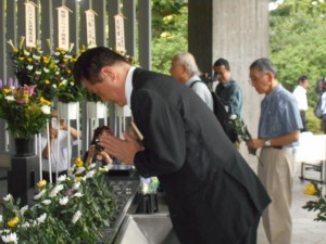 【毎日新聞】シベリア抑留：ロシア大使館員、追悼式に初出席…東京