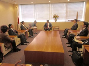 木原外務副大臣とサム・ランシー・カンボジア救国党党首との会談