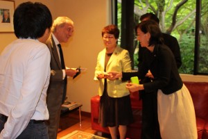 牧山ひろえ参院議員、神本美恵子参院議員ともにイタリア大使館を訪問しました