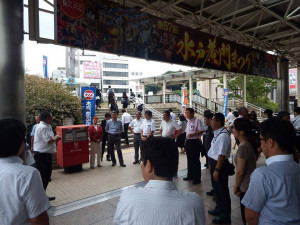 水戸駅で、連合茨城中央地協の皆さんと街頭活動を行いました