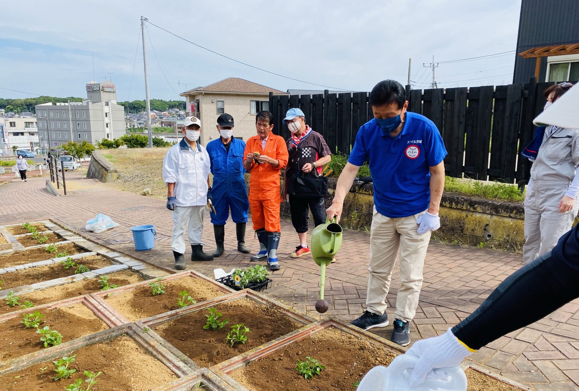 鹿島ライオンズクラブによる、花植ボランティア活動に参加