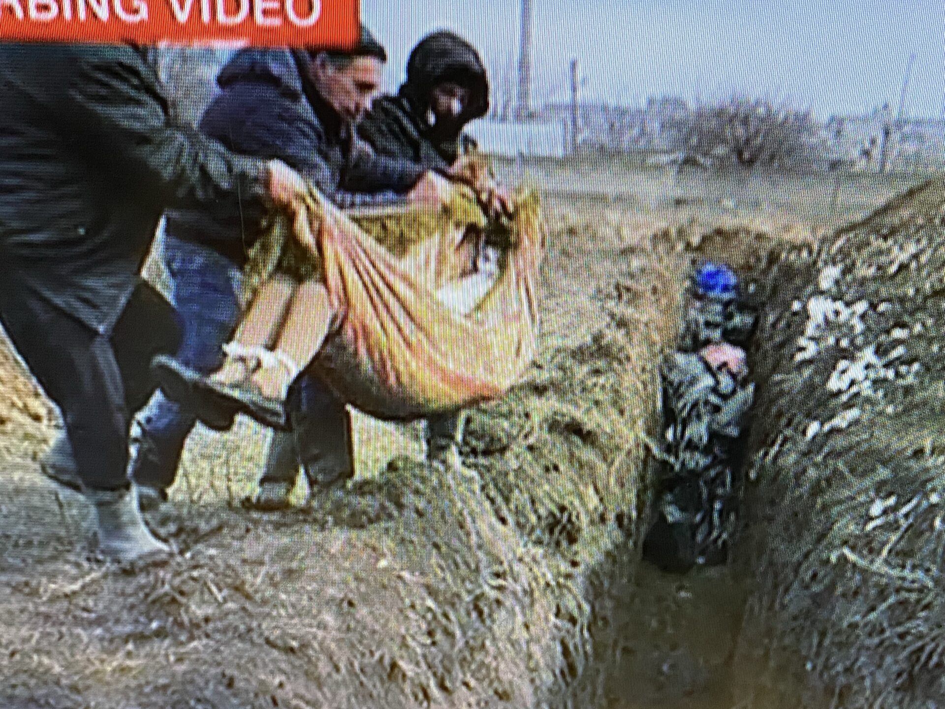 ウクライナでの多数のご遺体の埋葬