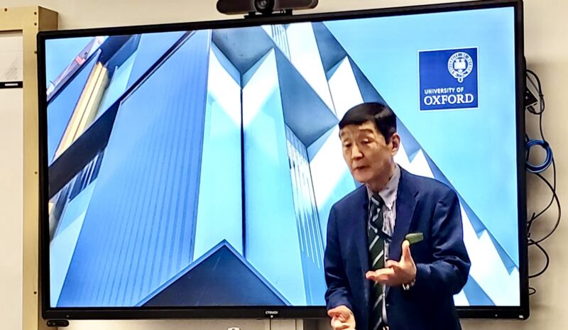 オックスフォード大学で講演